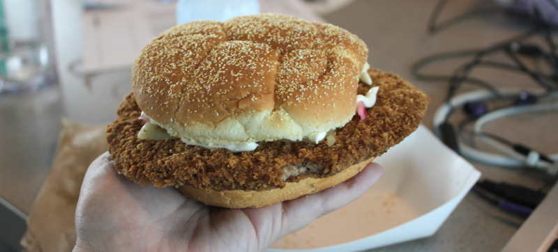 Illustration for article titled I Ate America On A Bun: Indianapolis Motor Speedway's Weird Tenderloin Sandwich